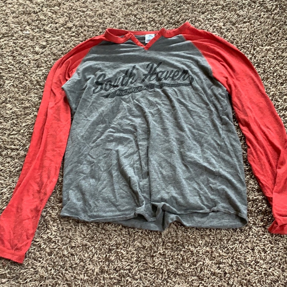 Long sleeve shirt.